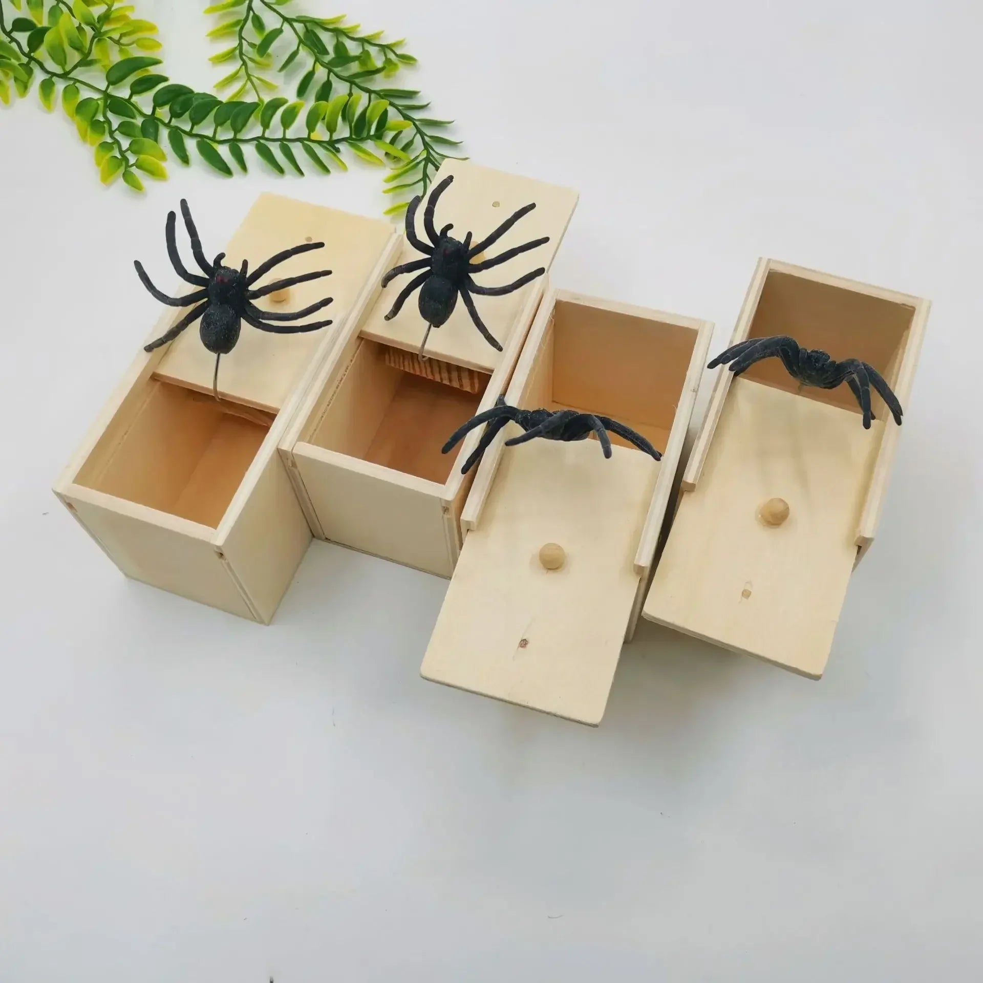 Trick Spider Funny Scare Box Wooden Hidden Box Quality Prank Wooden Scare Box Fun Game Prank Trick Friend Prank Toys Best Gift - Zecs shopping