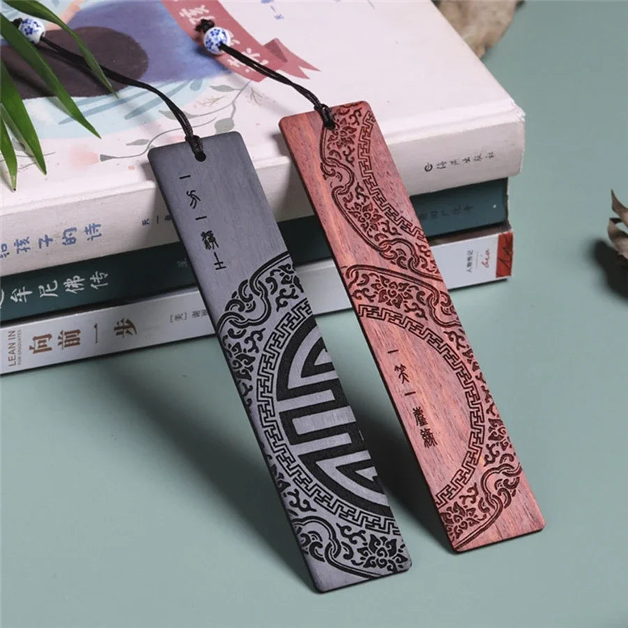 Chinese Style Redwood Sandalwood Bookmark Business School Commemorative Gift Crescent Bookmark Best Gift for Book Lover