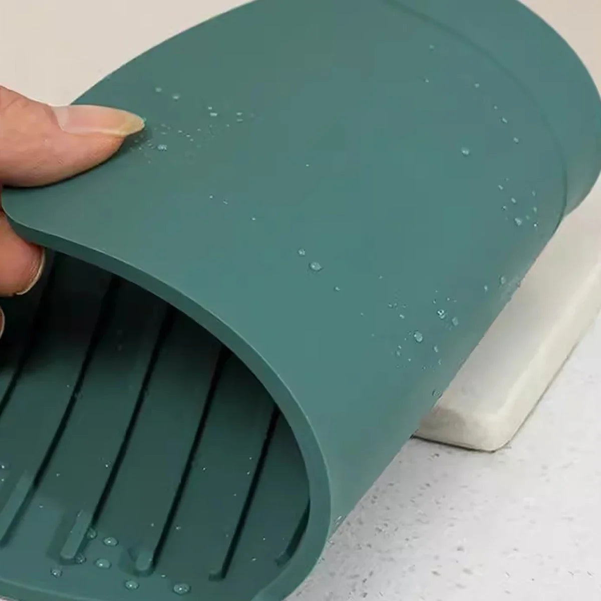 Vanity Kitchen Bathroom Faucet Splash Mat Silicone Drainage Mat Splash and Mildew Resistant Easy to Clean