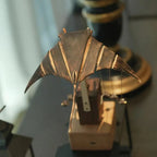 Wooden Manta Ray Automaton – Handcrafted Mechanical Ocean Sculpture & Hand-Crank Kinetic Desk Decor