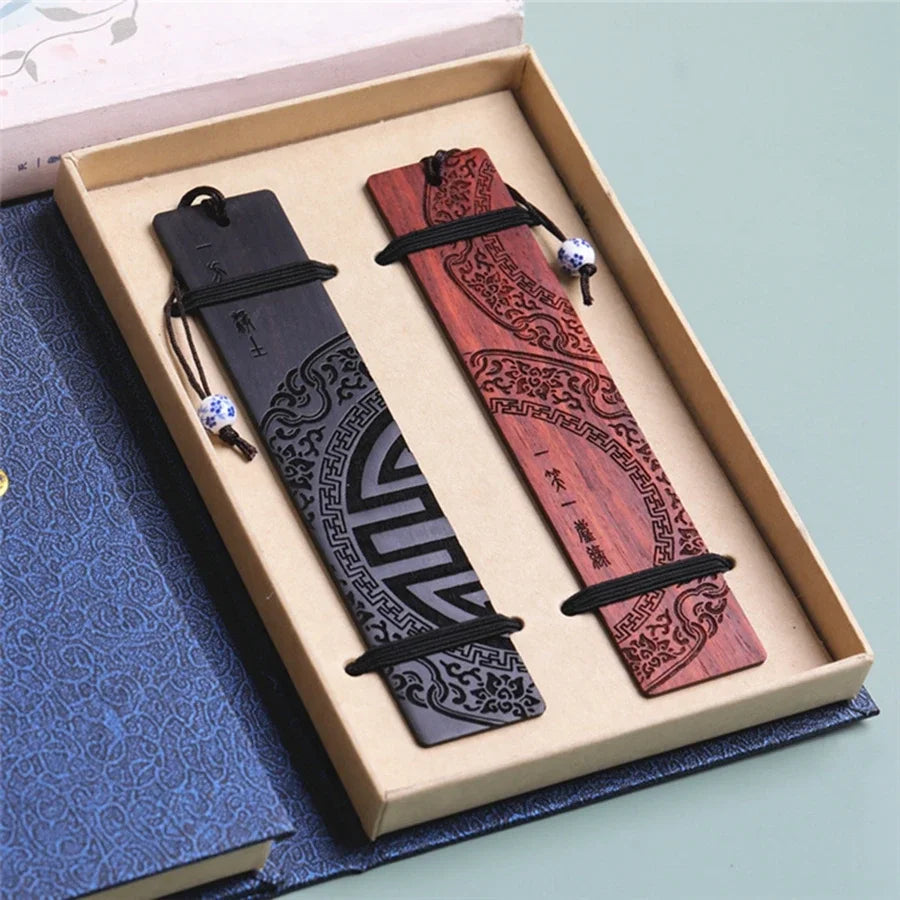 Chinese Style Redwood Sandalwood Bookmark Business School Commemorative Gift Crescent Bookmark Best Gift for Book Lover